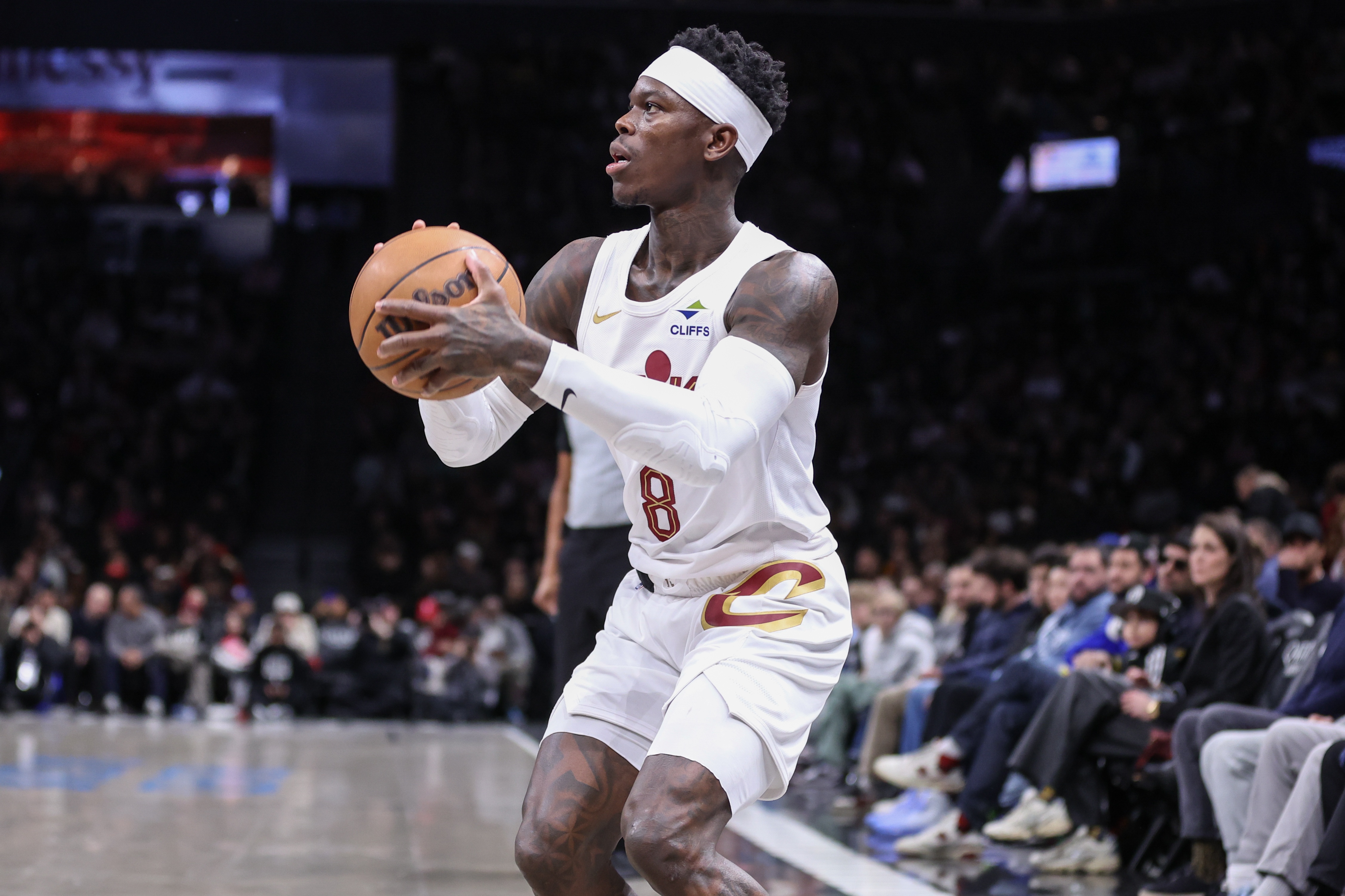 VIP注册-帕森斯:季后赛哈登&米切尔被限制时 施罗德能控球&创造进攻机会